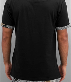 市场上装-T恤-时尚男装t恤