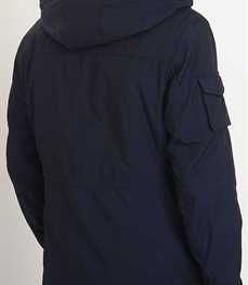 市场上装-中长外套-时尚男装中长外套