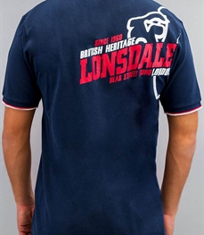 市场上装-T恤-时尚男装t恤