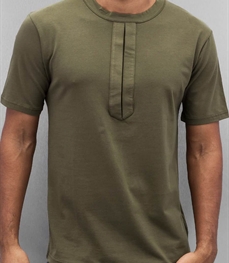 市场上装-T恤-时尚男装t恤