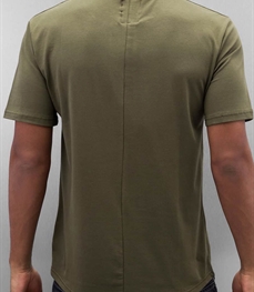 市场上装-T恤-时尚男装t恤