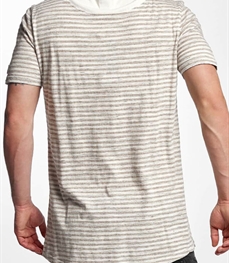 市场上装-T恤-时尚男装t恤