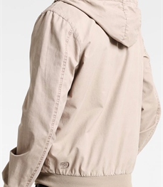 市场上装-夹克-时尚商务夹克