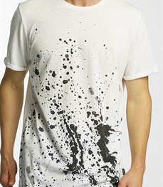 市场上装-T恤-时尚男装t恤