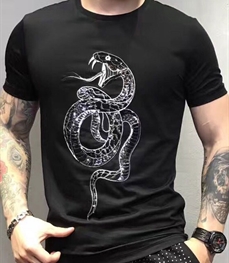 市场上装-T恤-时尚男装t恤