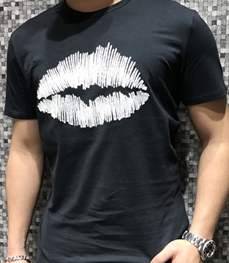 市场上装-T恤-时尚男装t恤