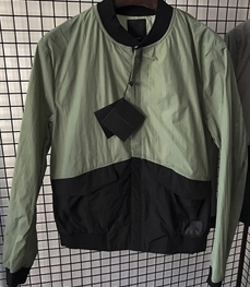 市场上装-夹克-时尚男装夹克