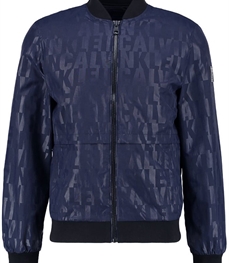 市场上装-夹克-时尚商务夹克