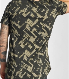 市场上装-T恤-时尚男装t恤