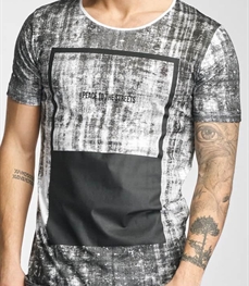 市场上装-T恤-时尚男装t恤