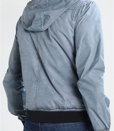 市场上装-夹克-时尚商务夹克