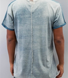 市场上装-T恤-时尚男装t恤