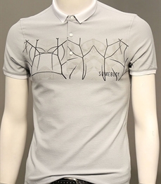 市场上装-T恤-时尚男装t恤