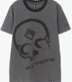 市场上装-T恤-休闲男装t恤