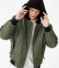 市场上装-夹克-休闲男装夹克