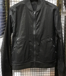 市场上装-夹克-时尚男装夹克