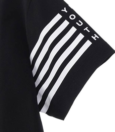 市场上装-T恤-休闲男装t恤