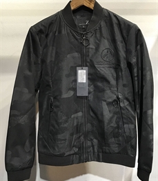 市场上装-夹克-时尚男装夹克