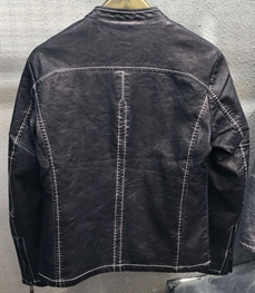 市场上装-皮衣-时尚男装皮衣