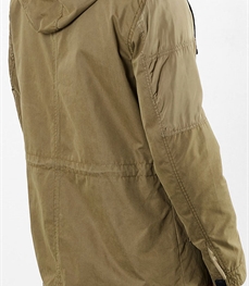 市场上装-中长外套-时尚男装中长外套