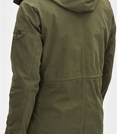 市场上装-中长外套-时尚男装中长外套