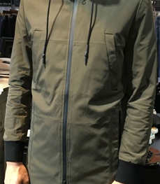 市场上装-中长外套-时尚男装中长外套