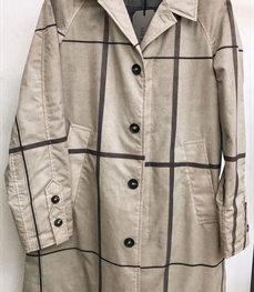 市场上装-大衣-（实拍）时尚商务大衣