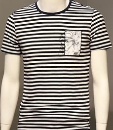 市场上装-T恤-时尚男装t恤