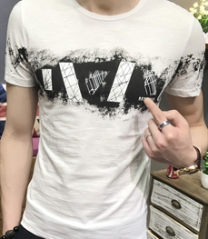 市场上装-T恤-时尚男装t恤