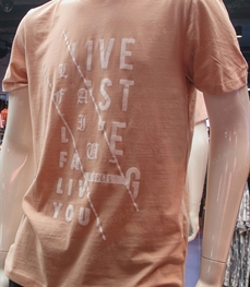 市场上装-T恤-（实拍）休闲男装t恤