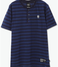 市场上装-T恤-休闲男装t恤