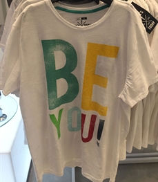 市场上装-T恤-（实拍）休闲男装t恤