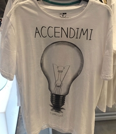 市场上装-T恤-（实拍）休闲男装t恤