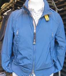 市场上装-夹克-（实拍）时尚商务夹克