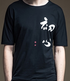 市场上装-T恤-时尚男装t恤