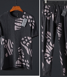 市场上装-套装-休闲男装套装