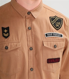 市场上装-衬衫-时尚男装衬衫