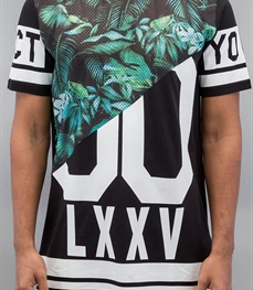 市场上装-T恤-时尚男装t恤