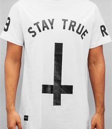 市场上装-T恤-时尚男装t恤