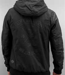 市场上装-夹克-时尚男装夹克