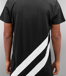 市场上装-T恤-时尚男装t恤