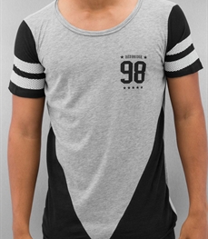 市场上装-T恤-时尚男装t恤