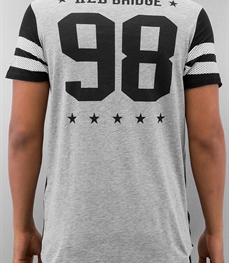 市场上装-T恤-时尚男装t恤