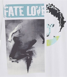 市场上装-T恤-休闲男装t恤