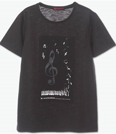 市场上装-T恤-休闲男装t恤