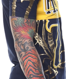 市场上装-T恤-时尚男装t恤