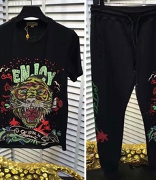 市场上装-套装-休闲男装套装