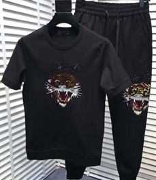 市场上装-套装-休闲男装套装