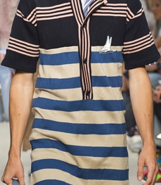 市场上装-T恤-休闲男装t恤