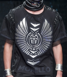 市场上装-T恤-休闲男装t恤